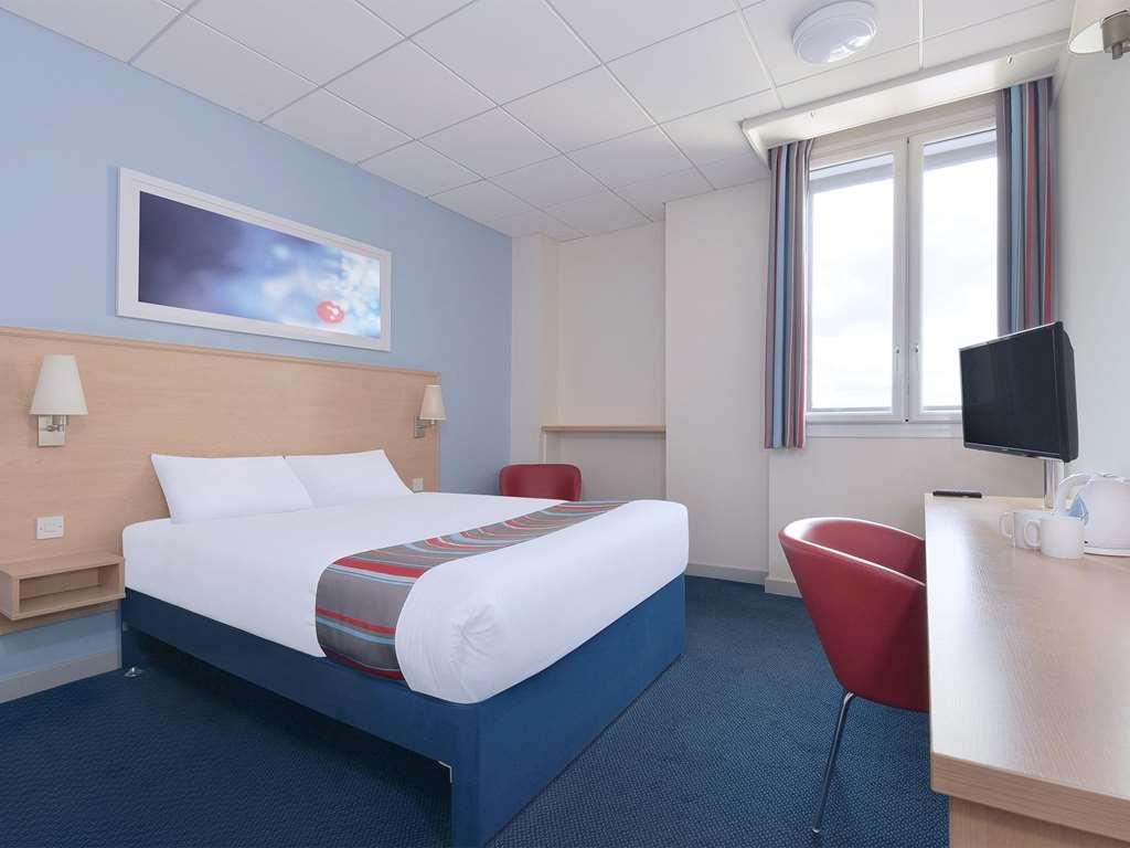 Travelodge Newbury Tot Hill Highclere Habitación foto