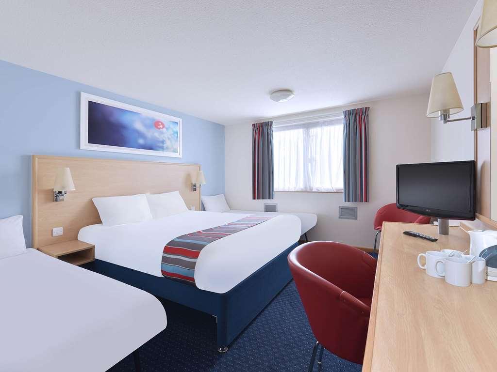 Travelodge Newbury Tot Hill Highclere Habitación foto