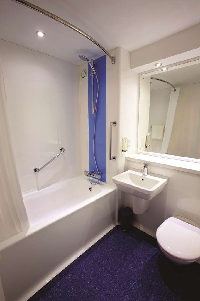 Travelodge Newbury Tot Hill Highclere Habitación foto